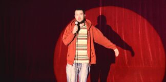 Stand-up koomik Sander Õigus tuleb koju kätte