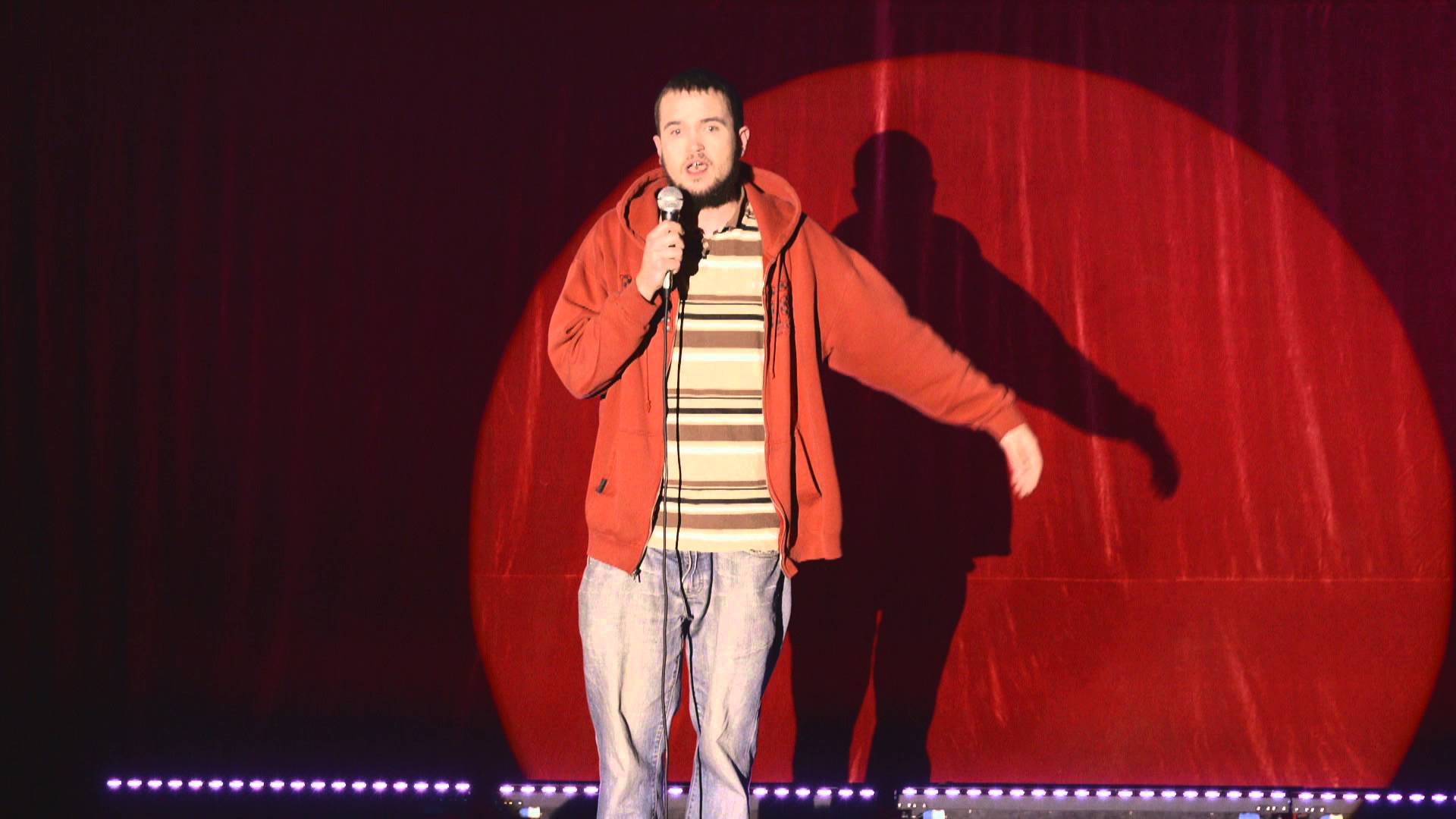 Stand-up koomik Sander Õigus tuleb koju kätte