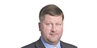 Vallavolikogu valis vallavanema ja komisjonide juhid