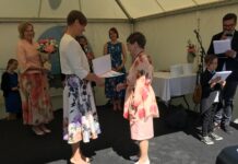 Aime-Laine Kahk sai Eesti Vabariigi presidendilt elutöö preemia