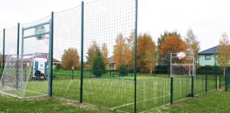 Kunstmurukattega spordiväljak Tõrvandis