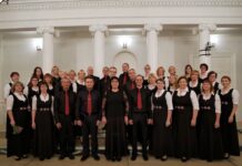 Kambja laulukoor esines simunapäeval ülikooli aulas