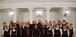 Kambja laulukoor esines simunapäeval ülikooli aulas