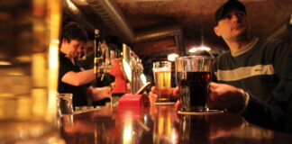 Reedest on keelatud öine alkoholimüük