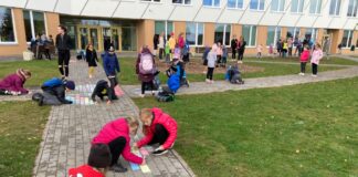 Väikeste koolilaste uued kogemused ja algklasside koolipere pilk tulevikku