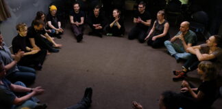 Peaasi ajab naerma! otsib vaimset tervist toetava improkomöödia harrastusgruppide läbiviijaid Lõuna-Eesti kogukondadesse