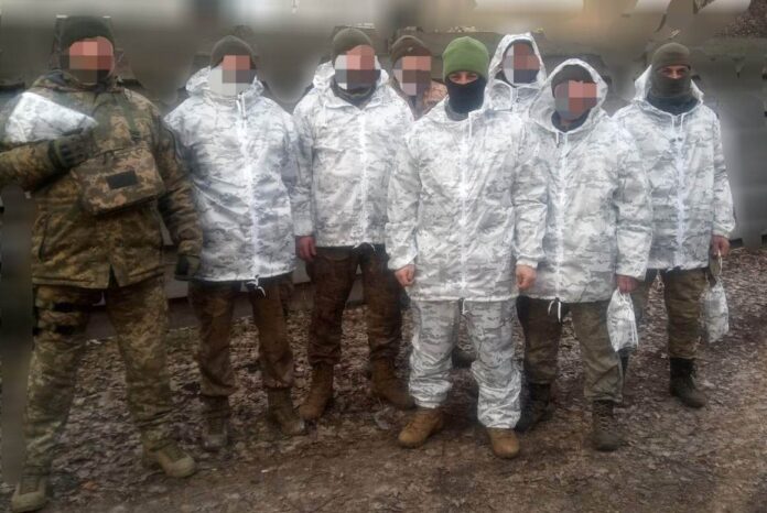 Ukraina sõdurid talvistes maskeerimisvormides.