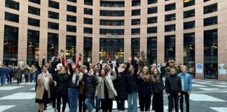 Ülenurme Gümnaasiumi gümnasistid matkisid Euroopa Parlamendi liikmete tööd Euroscolal Strasbourgis