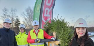 Tõrvandi Kooli uues majas peeti sarikapidu