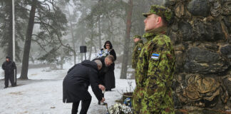 Kambja ausambamäel mälestati iseseisvuspäeval vabadussõjas langenuid