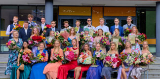 Ülenurme Gümnaasiumi gümnaasiumilõpetajad