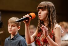 Milana Fayzullova esines edukalt koolilaulu konkursil