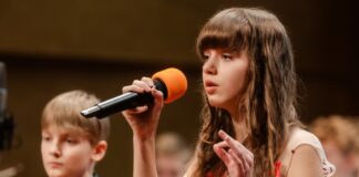 Milana Fayzullova esines edukalt koolilaulu konkursil