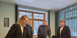 Uute vallakodanike vahel loositi välja kingipakid