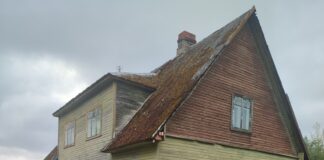 Rebase külas on müüa enampakkumisel korter